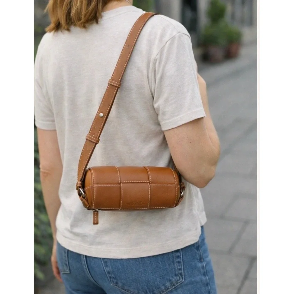 Bottega Veneta 741561‎ Urban Stitch Leather Barrel Bag Brown Crossbody